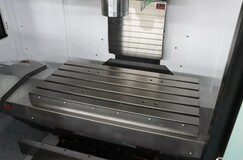 Вертикально-фрезерный обрабатывающий центр VMC855 с ЧПУ Fanuc (подготовлен к установке 4 оси) миниатюра №4