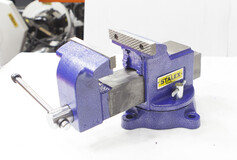 Тиски слесарные 