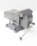 Тиски слесарные 