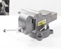 Тиски слесарные 