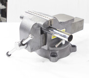 Тиски слесарные 