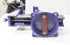 Тиски слесарные 