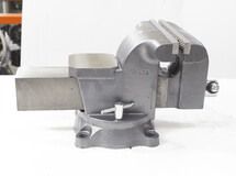 Тиски слесарные 