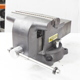 Тиски слесарные 