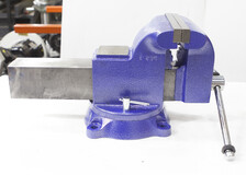 Тиски слесарные 