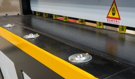 Гильотина электромеханическая Stalex SBJB 3x1300 миниатюра №2