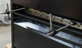 Гильотина электромеханическая Stalex SBJB 3x1300 миниатюра №3